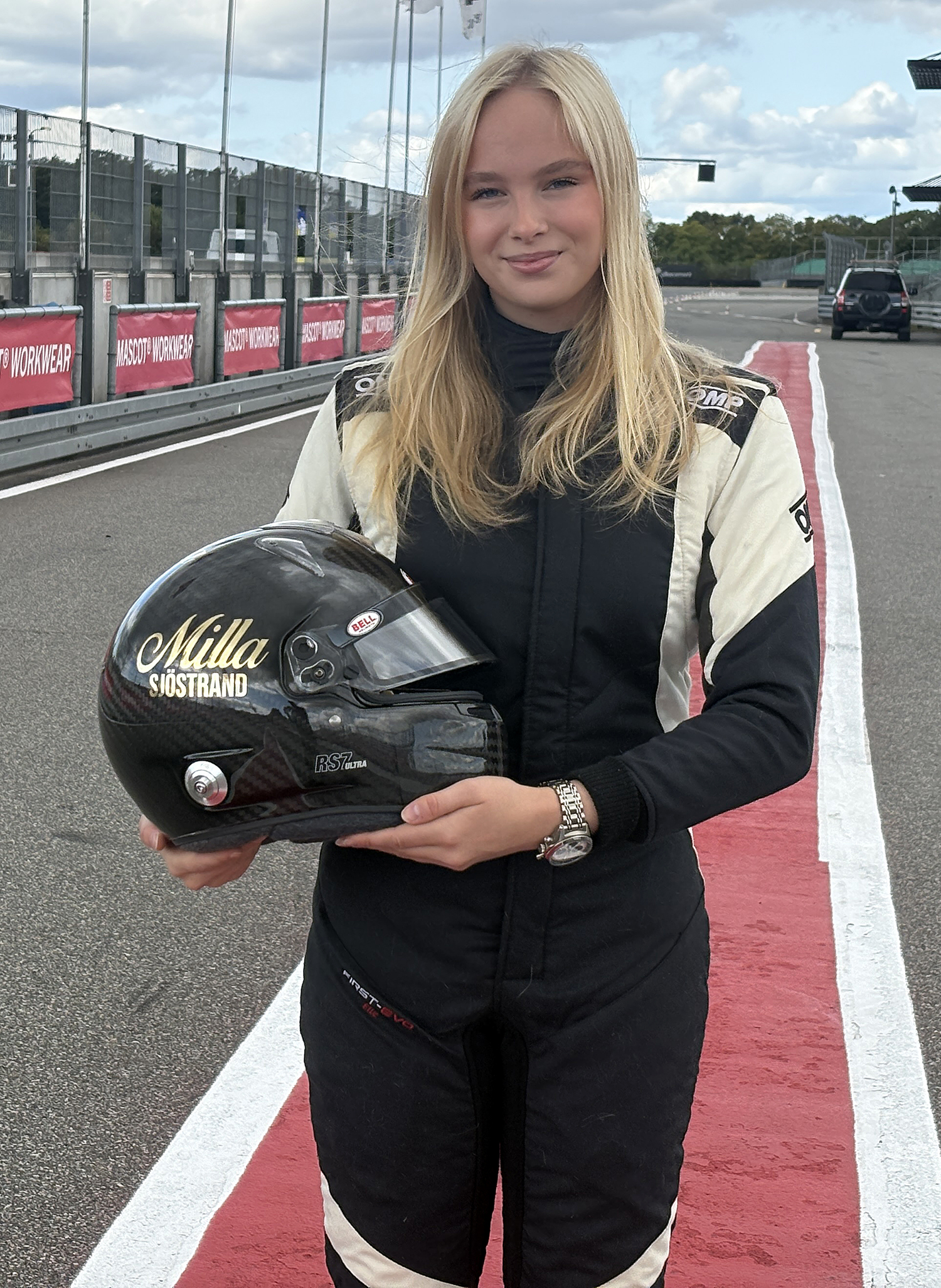 jylr4 Swedish racing driver Milla Sjöstrand with racing helmet
